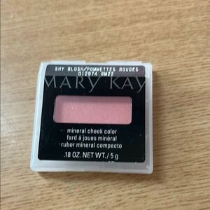Mary Kay Pink Blush Compact for a Natural Glow